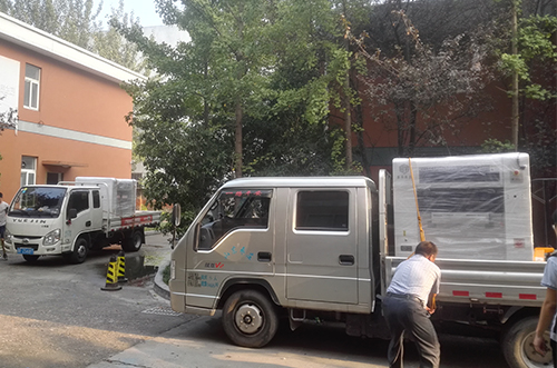 紹興客戶SMT設(shè)備專車送貨，貨到上門安裝調(diào)試1