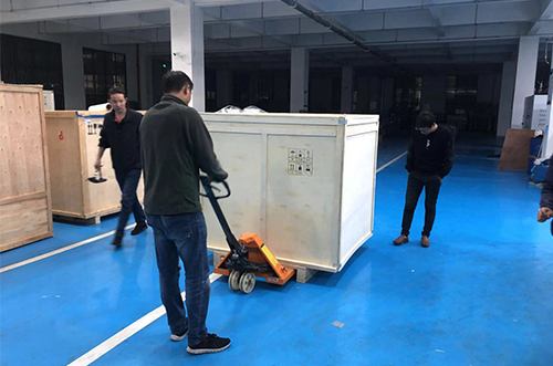 蚌埠客戶SMT設(shè)備專(zhuān)車(chē)送貨，貨到上門(mén)安裝調(diào)試